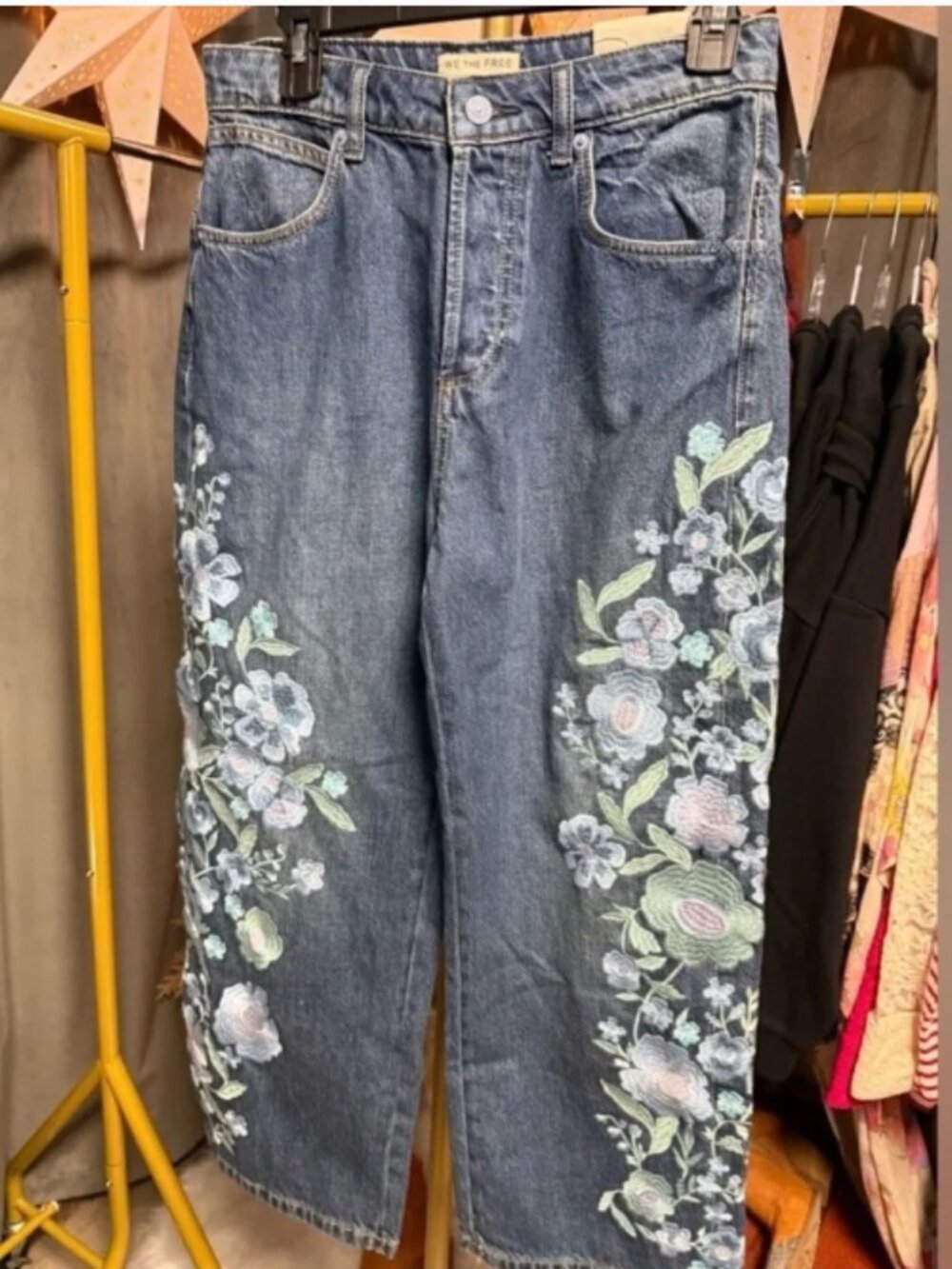NWOT FREE PEOPLE We the Free Willow Floral Embroidered Jeans in Forget Me Not 31 - Picture 5 of 7